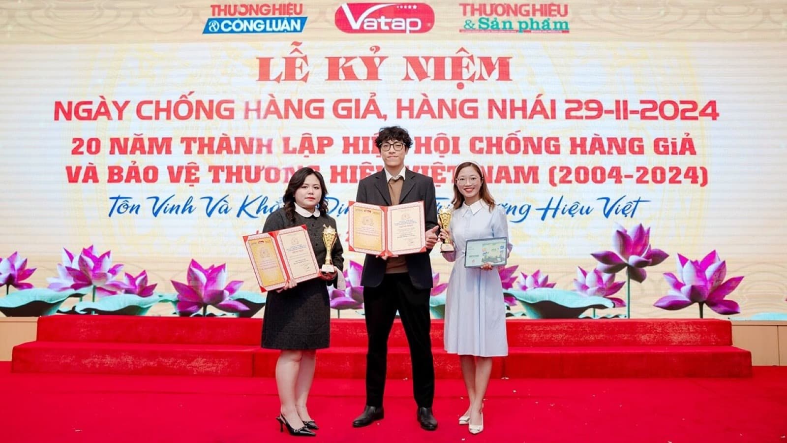 Easy Class đoạt giải "Sản phẩm Dịch vụ tiêu biểu được người tiêu dùng yêu thích 2024"